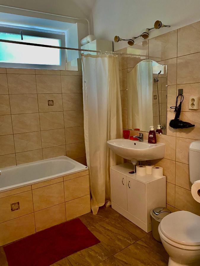 Grande Familia Apartman Eger Exterior foto